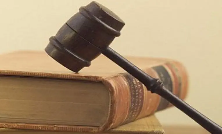 صياغة عقد مقاولة بيد محامي سعودي